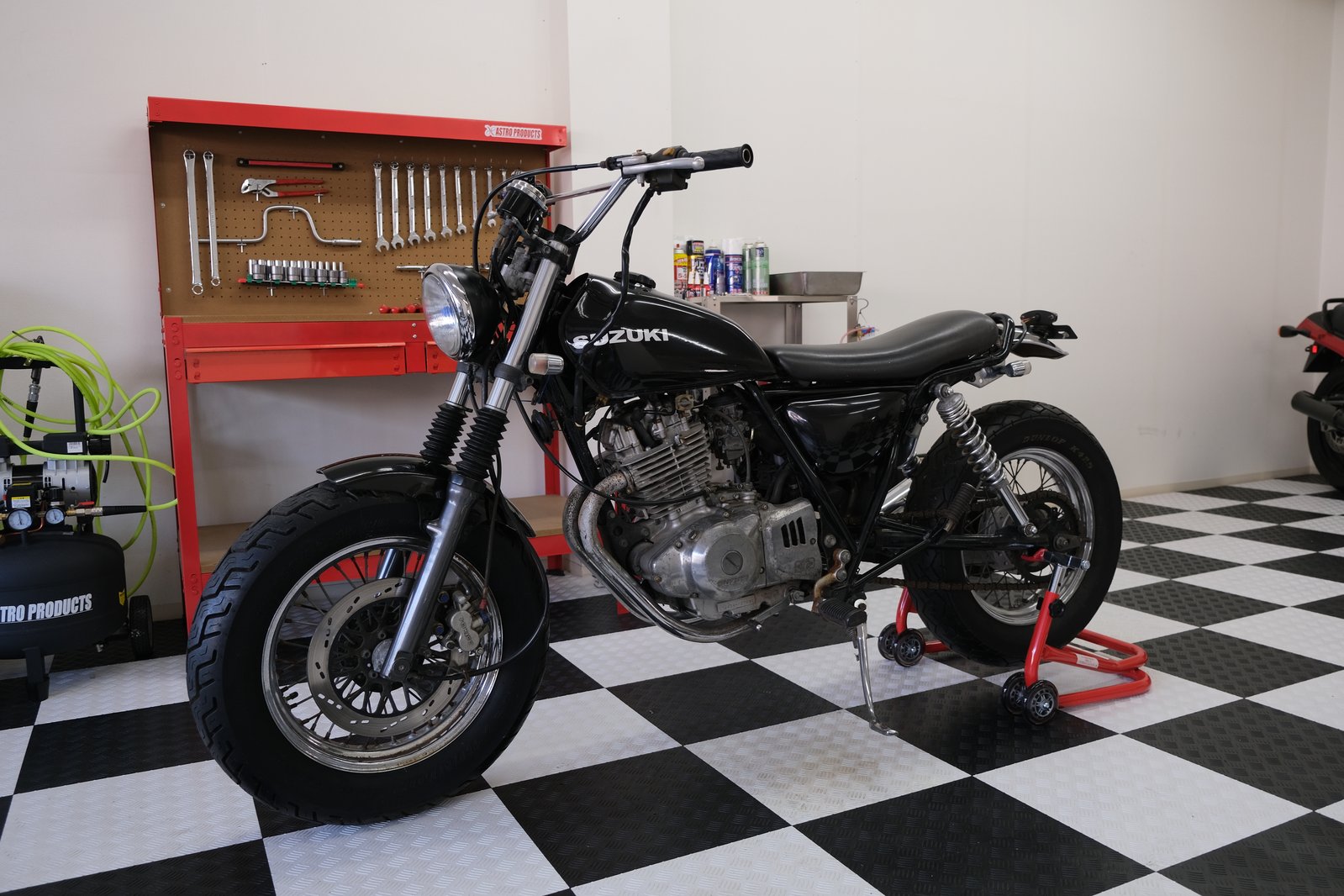 グラストラッカー250